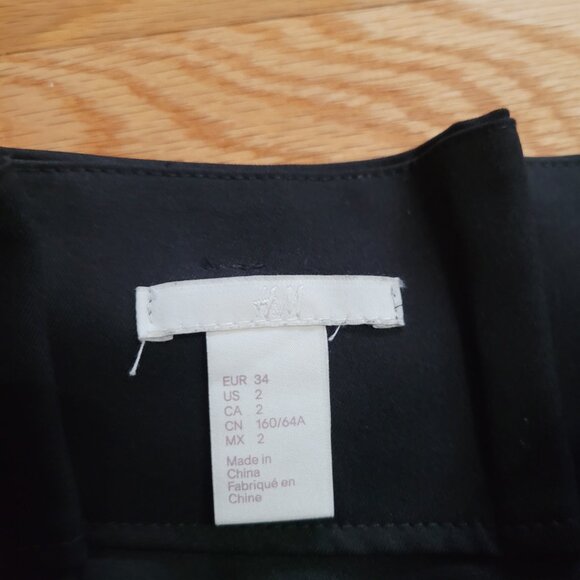 H & M Black Paper Bag Waist skirt - Picture 2 of 3